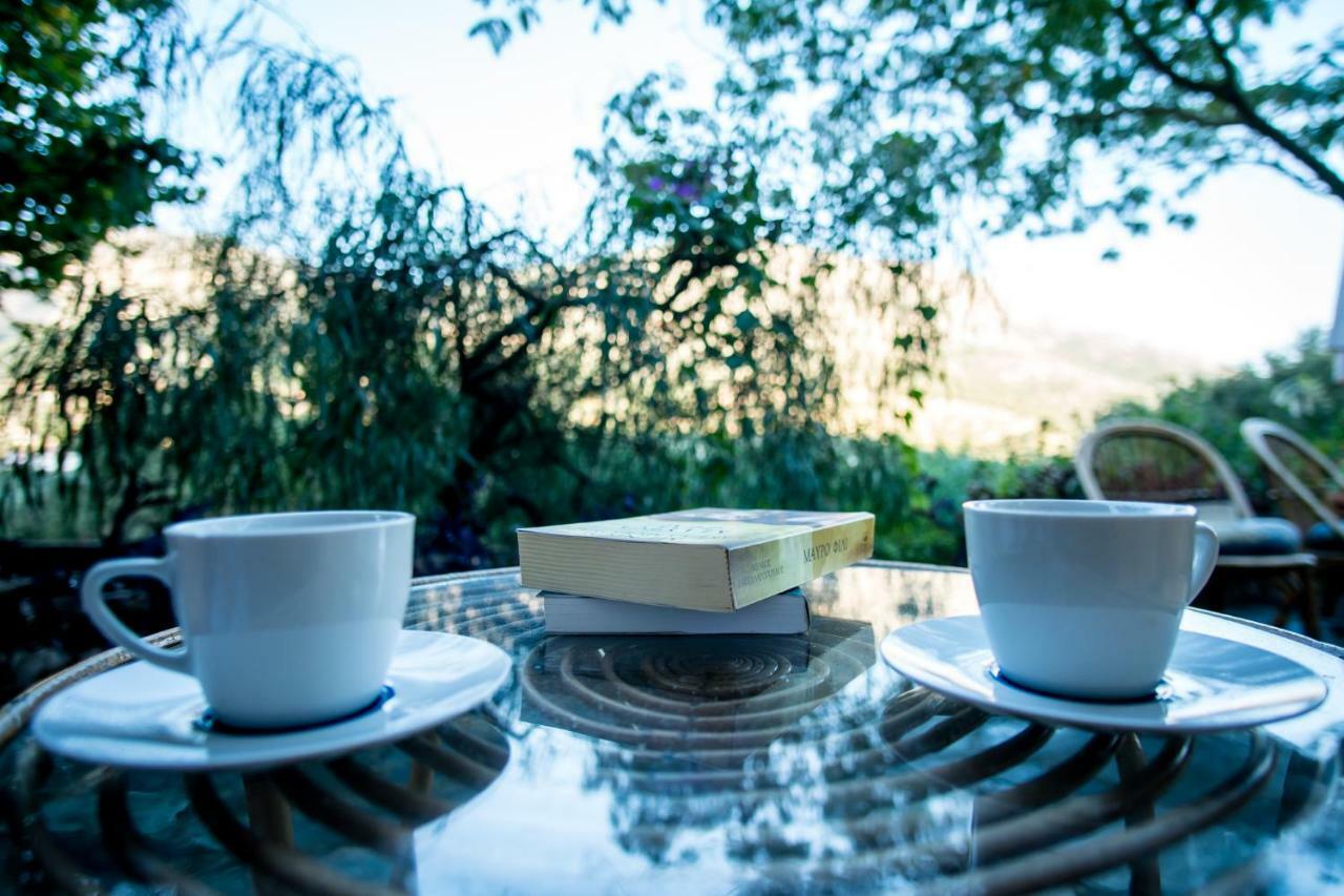 Almond Trees Cottage Divarata Екстериор снимка