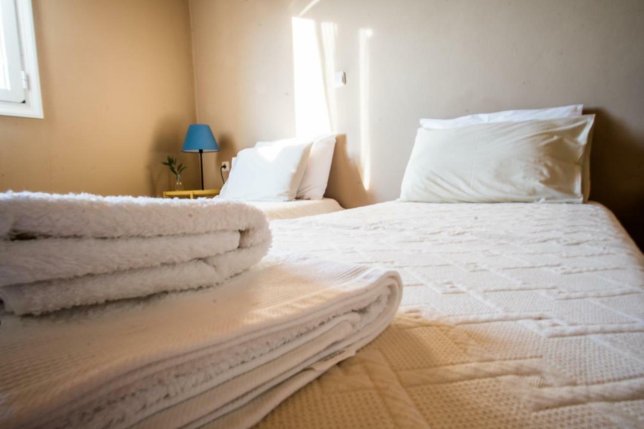 Almond Trees Cottage Divarata Екстериор снимка